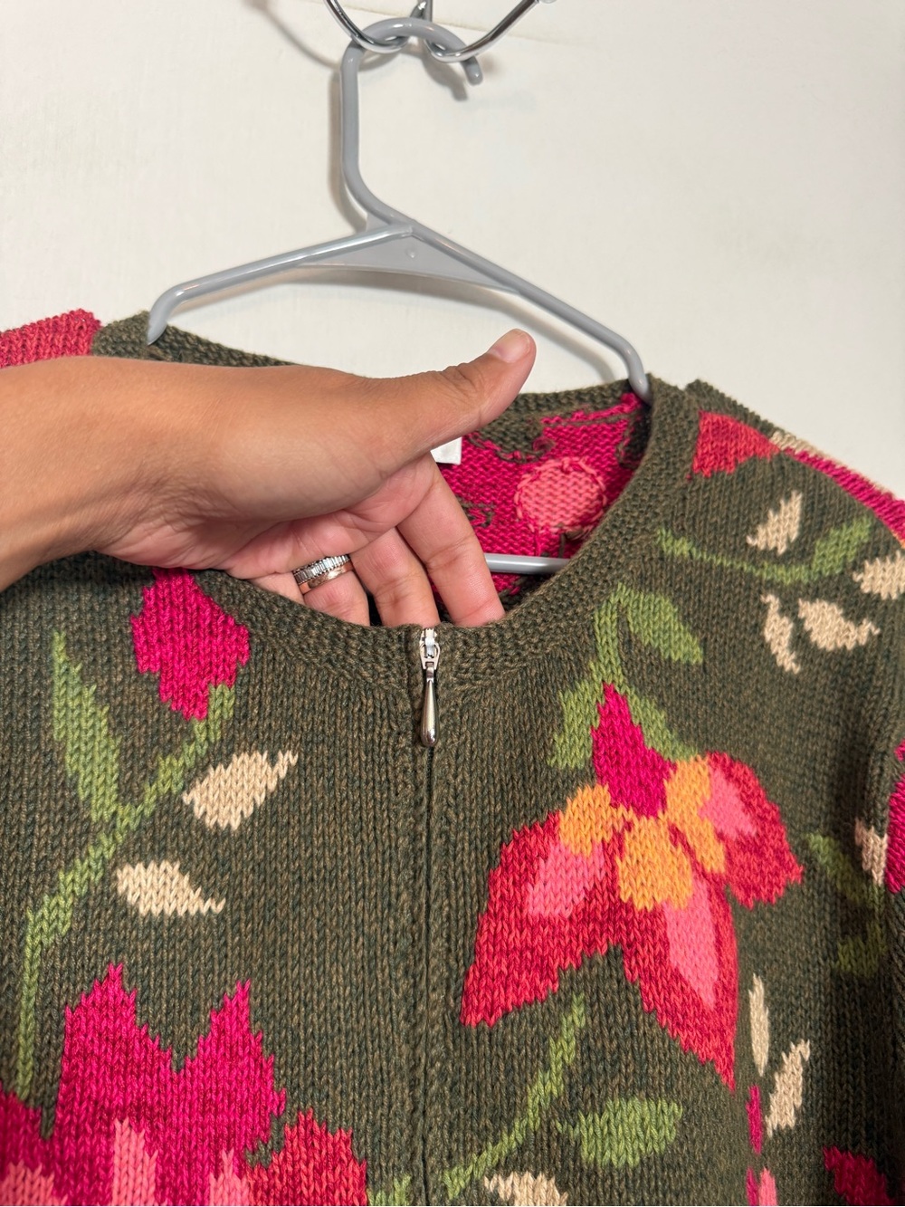 Vintage Talbots green and pink floral full zip ramie and cotton blend sweater - Picture 6 of 7